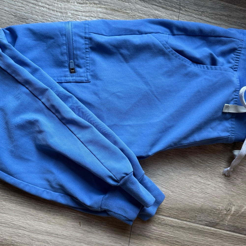 Figs Women's Ceil Blue Jogger Scrub Bottoms